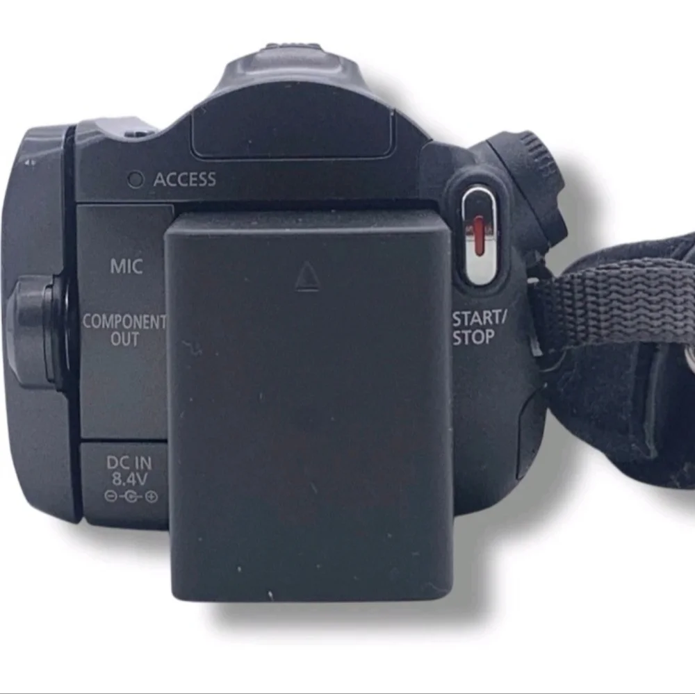 Canon VIXIA HF R200 Full HD 1080p AVCHD Camcorder Turns On NO SCREEN New Battery
